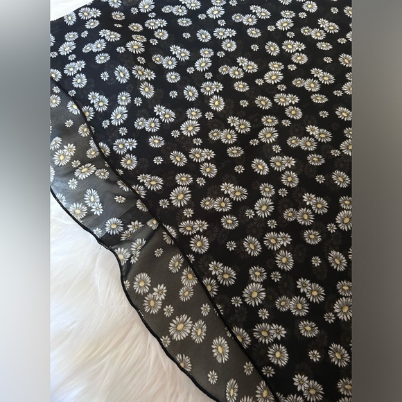 Suzy Shier Top - Picture 8 of 16